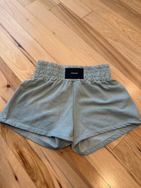 Talentless High Waist shorts - green! Size XS!